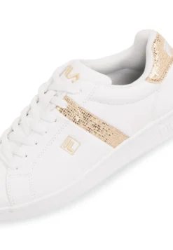 Fila Crosscourt 2 F - Baskets Basses - White/Gold -Magasin De Mode Et De Sport 087cdd12d8b24580bd248293ff9e9af6 scaled