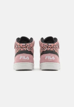 Fila Crew Mid Kids - Baskets Montantes - Pale Mauve 8 Fila Crew Mid Kids - Baskets Montantes - Pale Mauve -Magasin De Mode Et De Sport 08a1474027a14bbf97a667684805d56c scaled