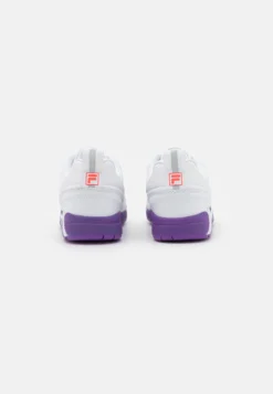 Fila Casim - Baskets Basses - White/Electric Purple -Magasin De Mode Et De Sport 0a39e200f80f4c3d9df34fc44bff578c scaled