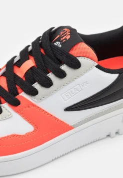 Fila Fxventuno Unisex - Baskets Basses - Gray Violet/Fiery Coral 11 Fila Fxventuno Unisex - Baskets Basses - Gray Violet/Fiery Coral -Magasin De Mode Et De Sport 1b8c39d011124b05a7b16a3b49e35c87 scaled