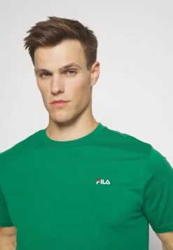 Fila Berloz Tee Unisex - T-Shirt Basique - Verdant Green -Magasin De Mode Et De Sport 1cb0095b444142ab8fc1bc071d696706 scaled