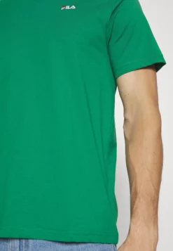 Fila Berloz Tee Unisex - T-Shirt Basique - Verdant Green -Magasin De Mode Et De Sport 1fd455113df84f1582a3868e12f35de3 scaled