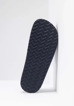 Fila Morro Bay Zeppa - Sandales De Bain - White 12 Fila Morro Bay Zeppa - Sandales De Bain - White -Magasin De Mode Et De Sport 218d34a07351447798e5e86a442b6dd5 scaled