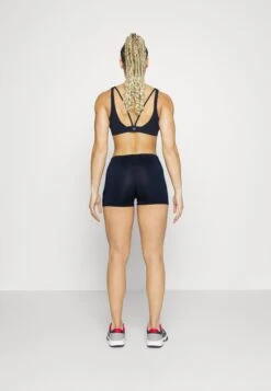 Fila Ballpant Bella - Collants - Navy -Magasin De Mode Et De Sport 21dda9bf44174ff0af89bbcb7b6e3de5 scaled