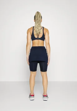 Fila Skort Nele - Jupe De Sport - Navy 8 Fila Skort Nele - Jupe De Sport - Navy -Magasin De Mode Et De Sport 261c14e8be774688b6b02042bdf1f13e scaled