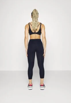Fila Capri Leggings Nala - Collants - Navy -Magasin De Mode Et De Sport 2d0f5a7be08e46fb95d9c8522c9692ea scaled