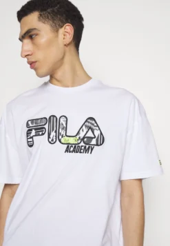 Fila Vr46 Oversized Tee - T-Shirt Imprimé - Bright White -Magasin De Mode Et De Sport 2d21a10c96c84838a05fb376c9502c2f scaled