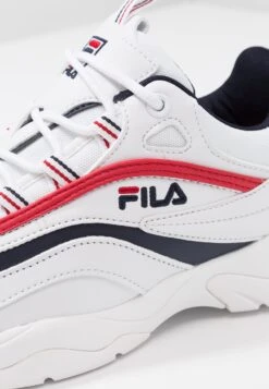 Fila Ray - Baskets Basses - White/Navy/Red -Magasin De Mode Et De Sport 3473afc1bc03458093f6058a64a39c9e