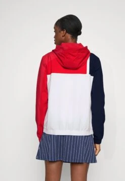Fila Marla - Veste De Survêtement - White/Red 7 Fila Marla - Veste De Survêtement - White/Red -Magasin De Mode Et De Sport 3d0cfcbc330a46f4803d7f75c5615c6f scaled
