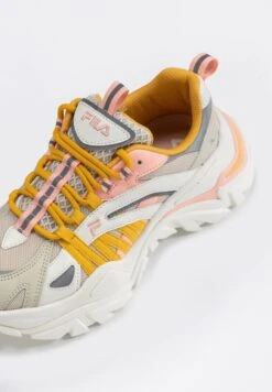 Fila Electrove Cb Wmn - Baskets Basses - Oyster Gray-Golden Cream -Magasin De Mode Et De Sport 45179d0e02e84443822cd7d643939654 scaled