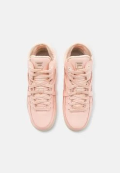 Fila Cage Mid - Baskets Montantes - Vanilla Cream 11 Fila Cage Mid - Baskets Montantes - Vanilla Cream -Magasin De Mode Et De Sport 4558dbde35d64022a9421ad215bd5674 scaled