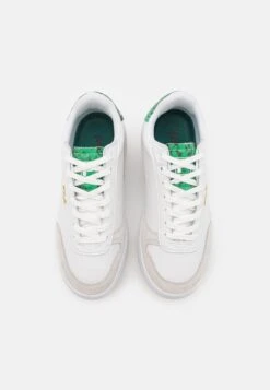 Fila Premium - Baskets Basses - White/Verdant Green 11 Fila Premium - Baskets Basses - White/Verdant Green -Magasin De Mode Et De Sport 46abf0ed8342474dbe19ccecf397714a scaled