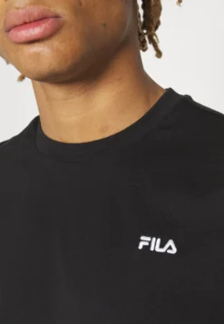 Fila Berloz Tee Unisex - T-Shirt Basique - Black 13 Fila Berloz Tee Unisex - T-Shirt Basique - Black -Magasin De Mode Et De Sport 50c3d167458b47bf86f8be57aeb7a1bf scaled
