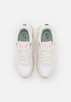 Fila Reggio Wmn - Baskets Basses - White 11 Fila Reggio Wmn - Baskets Basses - White -Magasin De Mode Et De Sport 5ef34f6ff0bb43efb1c1c83065f077ed scaled