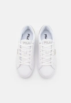 Fila Lusso - Baskets Basses - White/Silver -Magasin De Mode Et De Sport 669b235e12f74d71a2352c9ff5d647a1 scaled