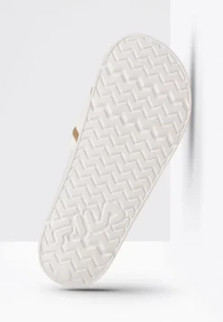 Fila Morro Bay Logo - Mules - White Gold -Magasin De Mode Et De Sport 672174a95e1a4db9b67981a5ff44d3fb scaled