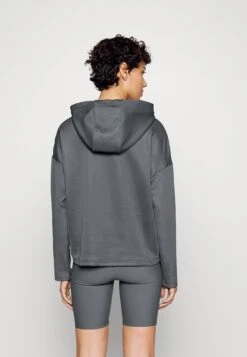 Fila Caorle Cropped Hoody - Sweatshirt - Iron Gate 8 Fila Caorle Cropped Hoody - Sweatshirt - Iron Gate -Magasin De Mode Et De Sport 6909033aa5a54bf18568162c83097d92 scaled