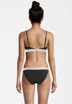 Fila Sanming Set - Bikini - Black -Magasin De Mode Et De Sport 69e51e6d22b94a1290ea9bf3a4da6e65 scaled