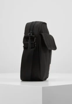 Fila Sac Bandoulière - Black -Magasin De Mode Et De Sport 7fc1c49a872849048edc7e2312f76694