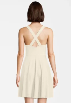 Fila Teldau Skater - Robe En Jersey - Antique White -Magasin De Mode Et De Sport 8690321ae9964511913acdfb20972de6 scaled