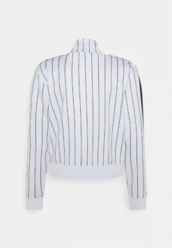 Fila Hala Track Jacket - Veste Légère - Blanc De Blanc/Black Iris -Magasin De Mode Et De Sport 8993ceed8c174e538af02cc9febbdab8 scaled