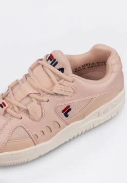 Fila Baskets Basses - Peach Whip -Magasin De Mode Et De Sport 8b05aa07fd3847ebbd6d236b89aa53d8 scaled