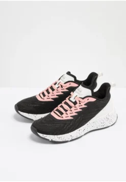 Fila Novanine Wmn - Baskets Basses - Black Flamingo Pink White -Magasin De Mode Et De Sport 8fcb964bdd1a4512831efd110bae1b85 scaled
