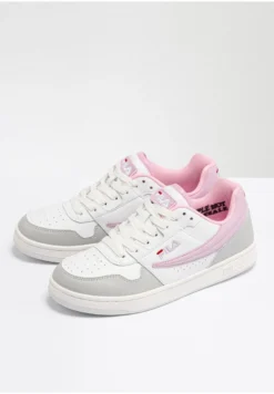 Fila Arcade - Baskets Basses - White Lilac Sachet -Magasin De Mode Et De Sport 8ff76e3dee374236aecf042704376772 scaled