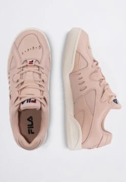Fila Baskets Basses - Peach Whip -Magasin De Mode Et De Sport 9562a963ed184ed18b059248079f53c2 scaled