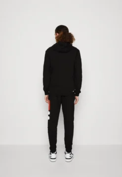 Fila Barumini - Sweat À Capuche - Black -Magasin De Mode Et De Sport 9939b7665c5840589bb5ff610ac63ac4 scaled