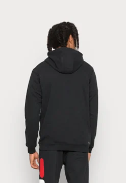 Fila Barumini Hoody Unisex - Sweat À Capuche - Moonless Night -Magasin De Mode Et De Sport 9a2424c9d53847ce8117669566893a5d scaled