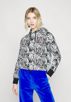 Fila Breza Cropped Hoody - Sweatshirt - Bright White -Magasin De Mode Et De Sport a23ad12406d94973983dc4be51070dde scaled