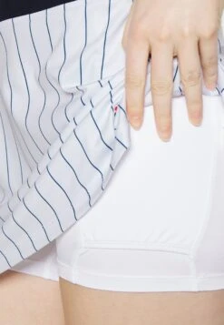 Fila Skort Anna - Jupe De Sport - White/Navy 11 Fila Skort Anna - Jupe De Sport - White/Navy -Magasin De Mode Et De Sport a2ce6934bb21469ba9925659b060e526 scaled