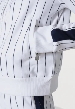 Fila Hala Track Jacket - Veste Légère - Blanc De Blanc/Black Iris -Magasin De Mode Et De Sport aab99edda0c841d28910b48eac067e97 scaled