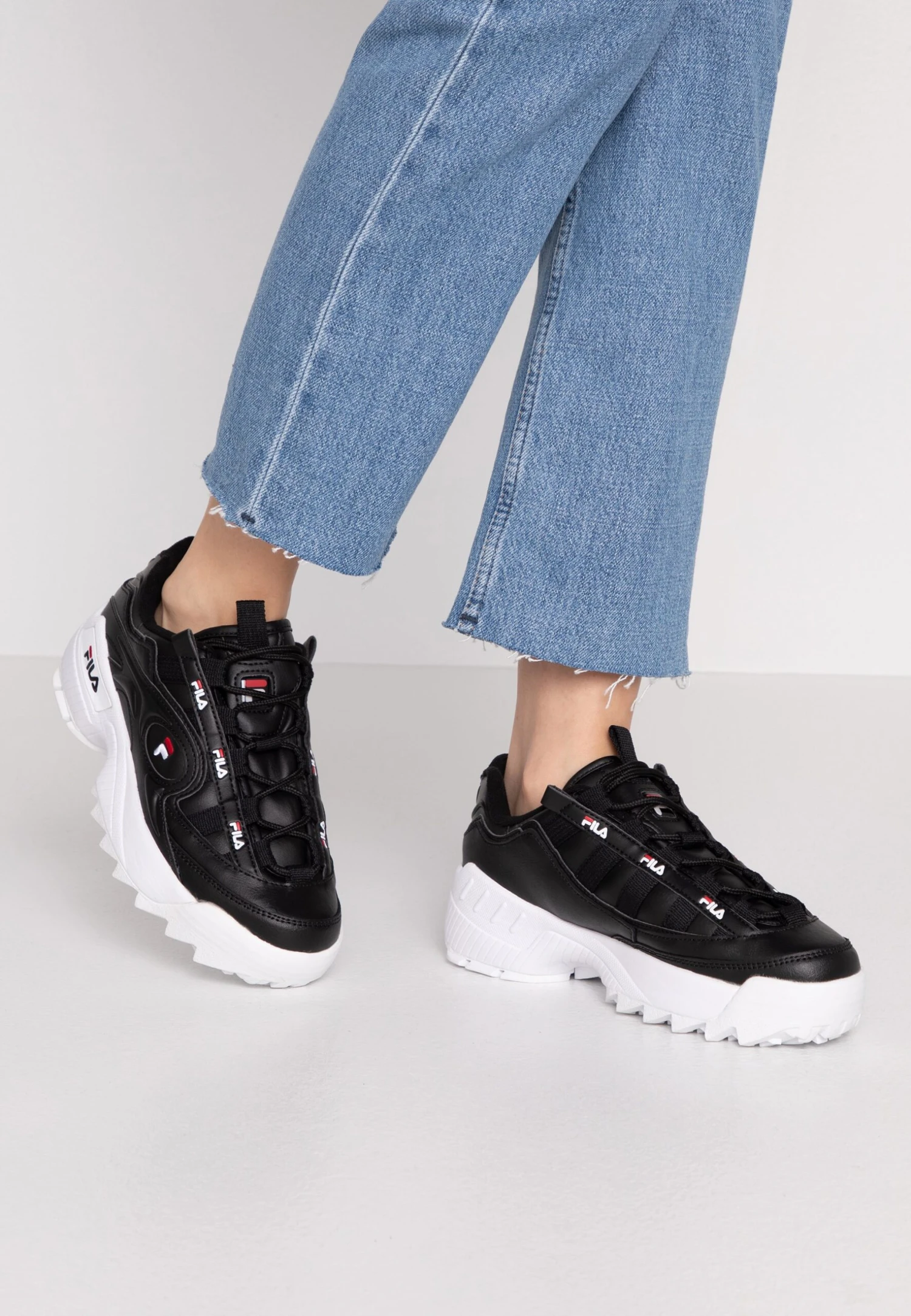 Fila D-Formation - Baskets Basses - Black/White/Red 1 Fila D-Formation - Baskets Basses - Black/White/Red