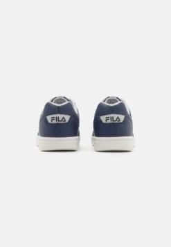 Fila C. Court Unisex - Baskets Basses - Medieval Blue/Gray Violet -Magasin De Mode Et De Sport bcff1b53a3d349d28205ca22e8c05a5b scaled