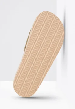 Fila Morro Bay Zeppa - Mules - Vanilla Cream -Magasin De Mode Et De Sport c187ab9ba89a44b5b794feca44b105bb scaled