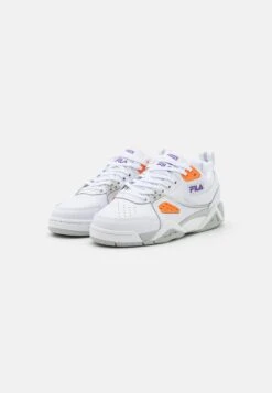Fila Casim - Baskets Basses - White/Gray/Violet -Magasin De Mode Et De Sport ca4feca573a84ded8cdf0f087bce6cc1 scaled