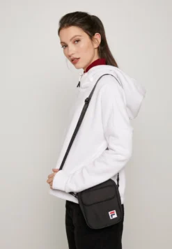 Fila Sac Bandoulière - Black -Magasin De Mode Et De Sport ca6948ec97b84189a4e9767a3e849ddf scaled