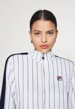 Fila Hala Track Jacket - Veste Légère - Blanc De Blanc/Black Iris -Magasin De Mode Et De Sport da2fb4a74bd94682a73b2e24c9cdf5da scaled
