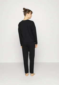 Fila Woman - Pyjama - Black -Magasin De Mode Et De Sport db11460abd6b4d16bad37ca7726ff357 scaled