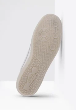 Fila Baskets Basses - White -Magasin De Mode Et De Sport e108f422747d4c31b092643bb0ed13f7 scaled