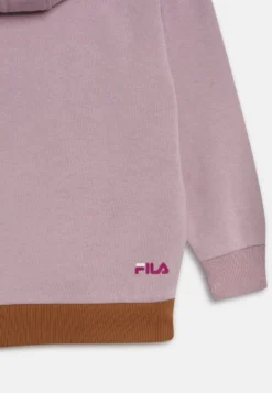 Fila Bielefeld - Sweat À Capuche - Mauve Shadows-Nuthatch -Magasin De Mode Et De Sport e6f0cb61420d4cddb3cd6b1ce23c1cd9 scaled