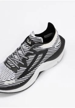 Fila Shocket Run - Baskets Basses - Black-White -Magasin De Mode Et De Sport f251bd58c3a6430580a59d24502c8ea8 scaled