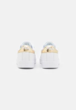 Fila Lusso - Baskets Basses - White/Gold -Magasin De Mode Et De Sport fd07dd7ec40446fa9954fe9b5962787a scaled